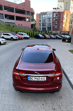 Седан Jaguar XF 2011 в Львове