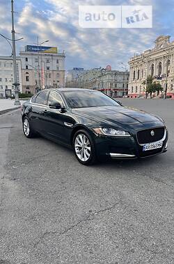 Седан Jaguar XF 2017 в Львове