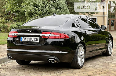 Седан Jaguar XF 2013 в 