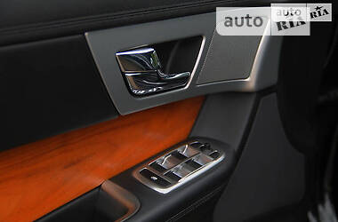 Седан Jaguar XF 2013 в 