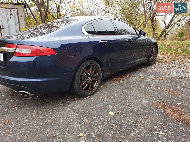 Седан Jaguar XF 2010 в Фастове