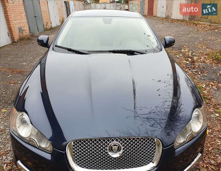 Седан Jaguar XF 2010 в Фастове