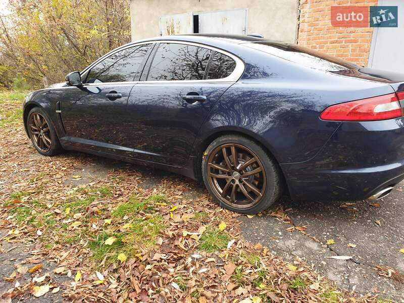 Седан Jaguar XF 2010 в Фастове