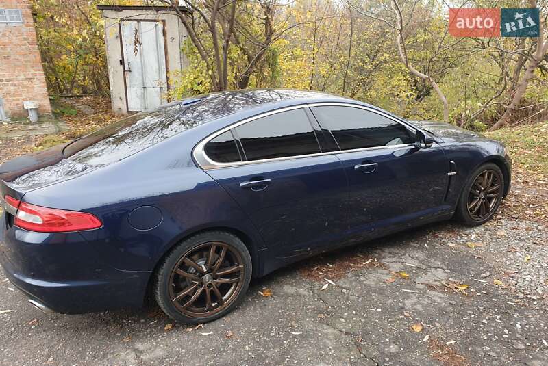 Седан Jaguar XF 2010 в Фастове
