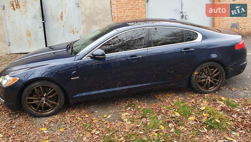 Седан Jaguar XF 2010 в Фастове