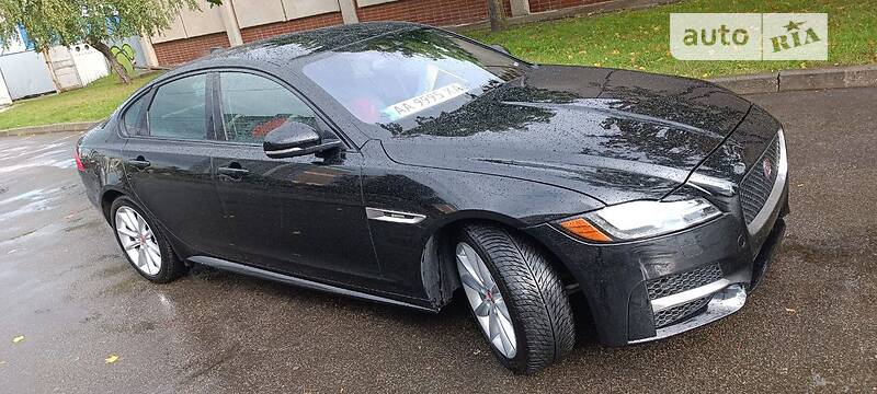 Седан Jaguar XF 2016 в Киеве