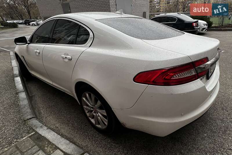Седан Jaguar XF 2015 в Днепре