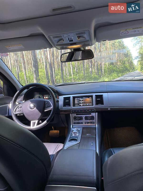 Седан Jaguar XF 2015 в Бердичеве