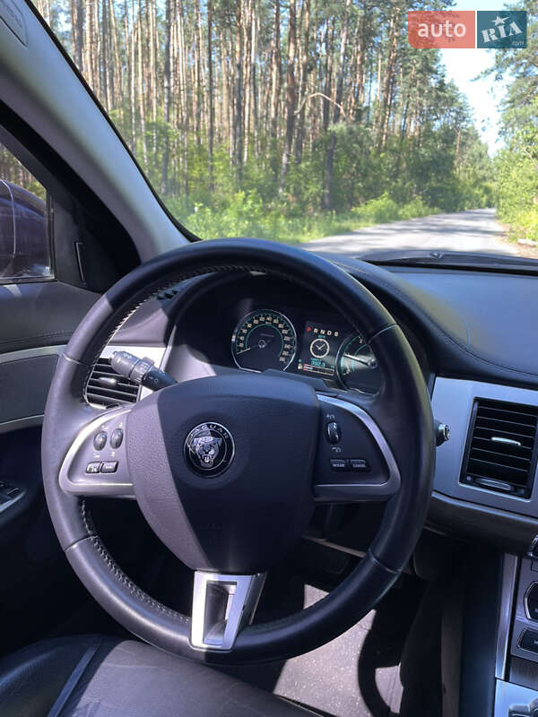 Седан Jaguar XF 2015 в Бердичеве