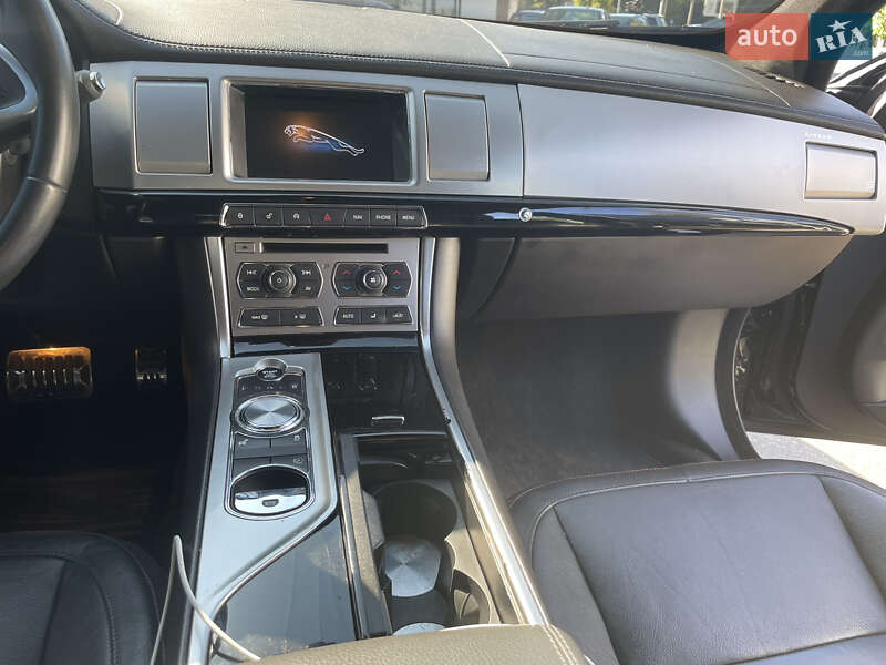 Седан Jaguar XF 2015 в Одессе