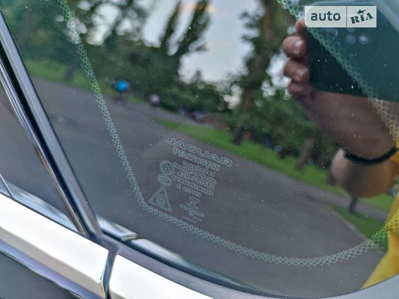 Седан Jaguar XF 2018 в Киеве