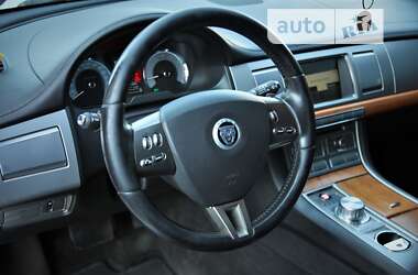 Седан Jaguar XF 2008 в 