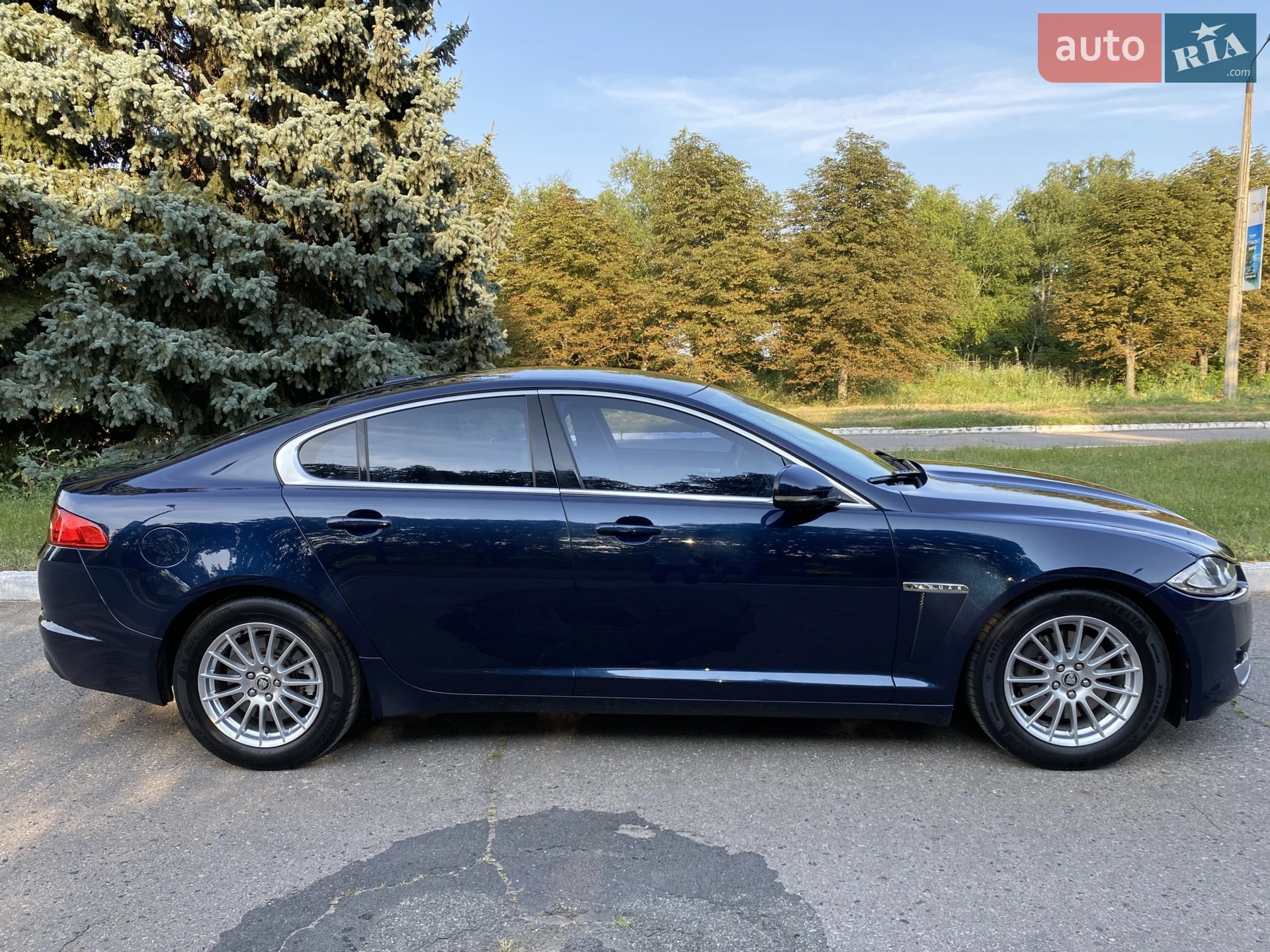 2012 Jaguar XF - мініатюра 3