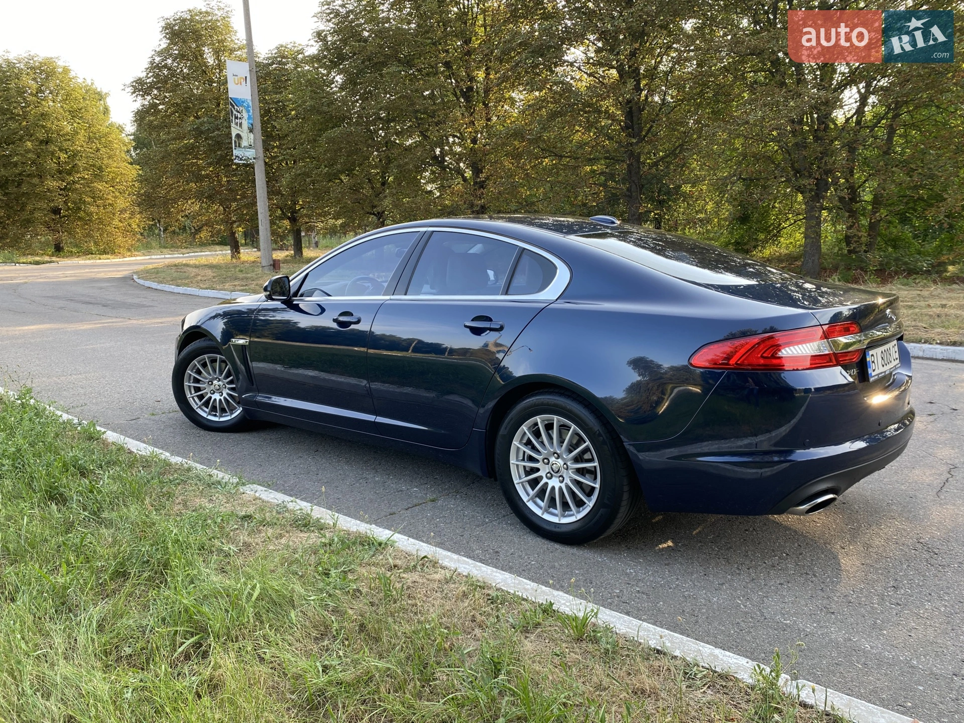 2012 Jaguar XF - мініатюра 5
