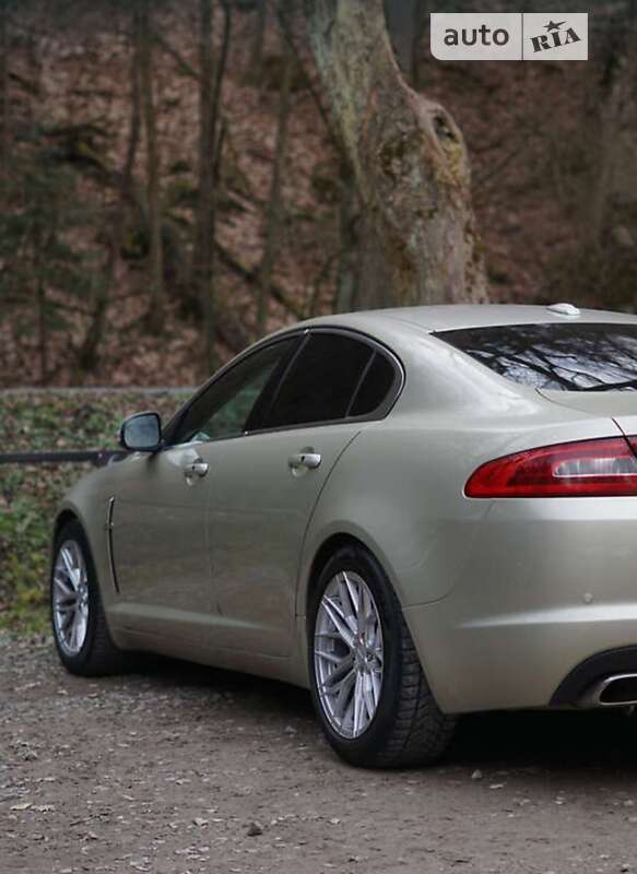Седан Jaguar XF 2008 в Виннице
