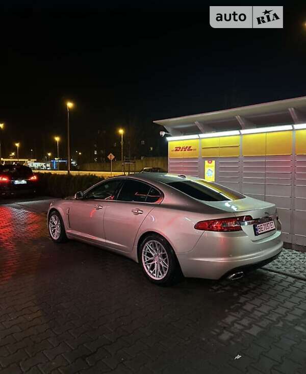 Седан Jaguar XF 2008 в Виннице