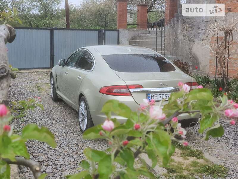 Седан Jaguar XF 2008 в Виннице