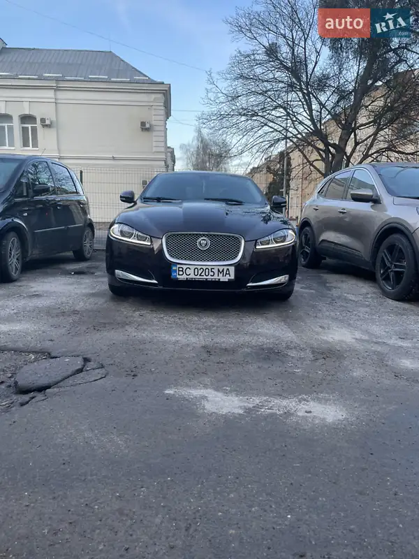 Jaguar XF