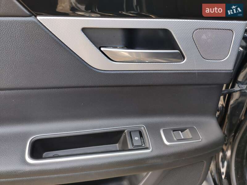 Седан Jaguar XF 2015 в Тячеві