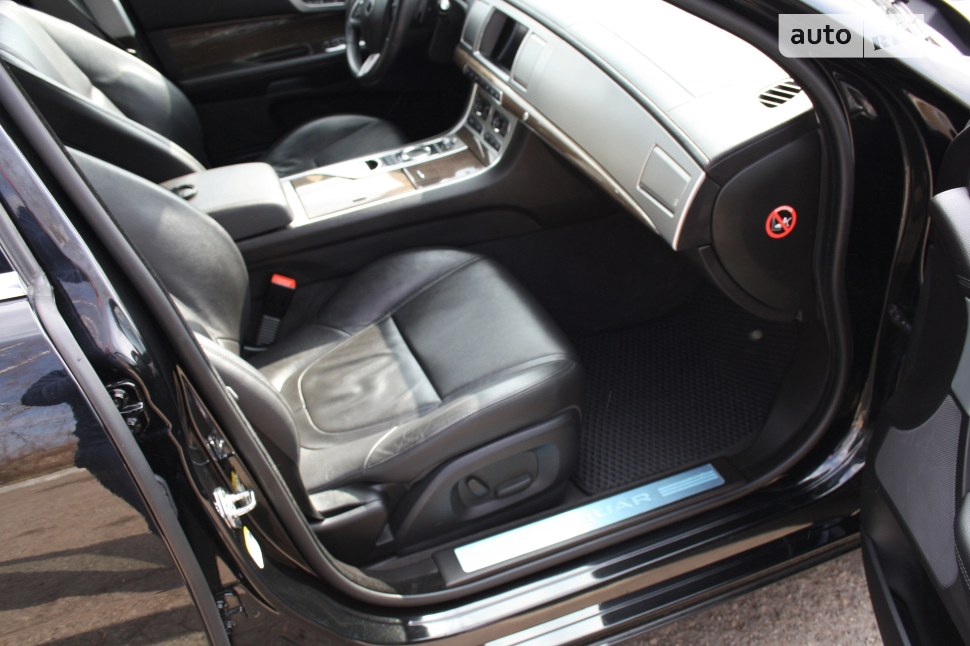 2015 Jaguar XF - мініатюра 12