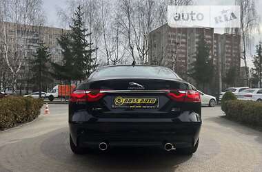 Седан Jaguar XF 2016 в Львове