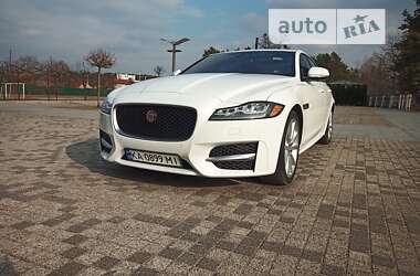 Седан Jaguar XF 2016 в Киеве