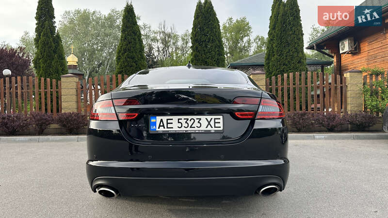 Седан Jaguar XF 2013 в Дніпрі