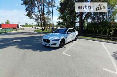 Седан Jaguar XF 2017 в Глевасі