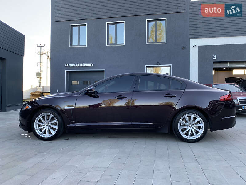 Седан Jaguar XF 2013 в Дніпрі