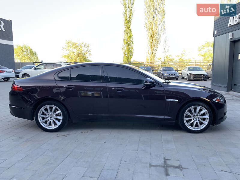 Седан Jaguar XF 2013 в Дніпрі
