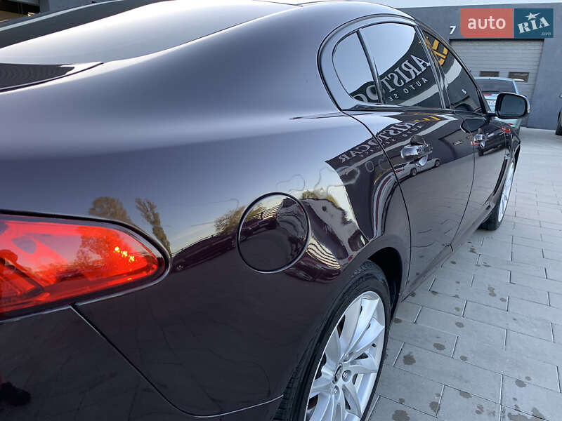 Седан Jaguar XF 2013 в Дніпрі