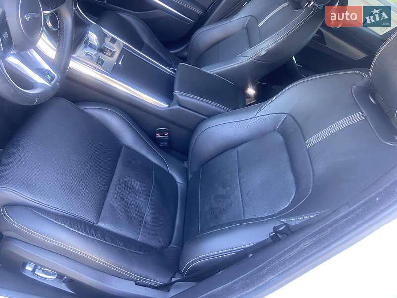 Седан Jaguar XF 2021 в Тернополе