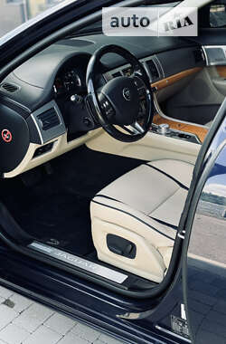 Седан Jaguar XF 2014 в Луцьку