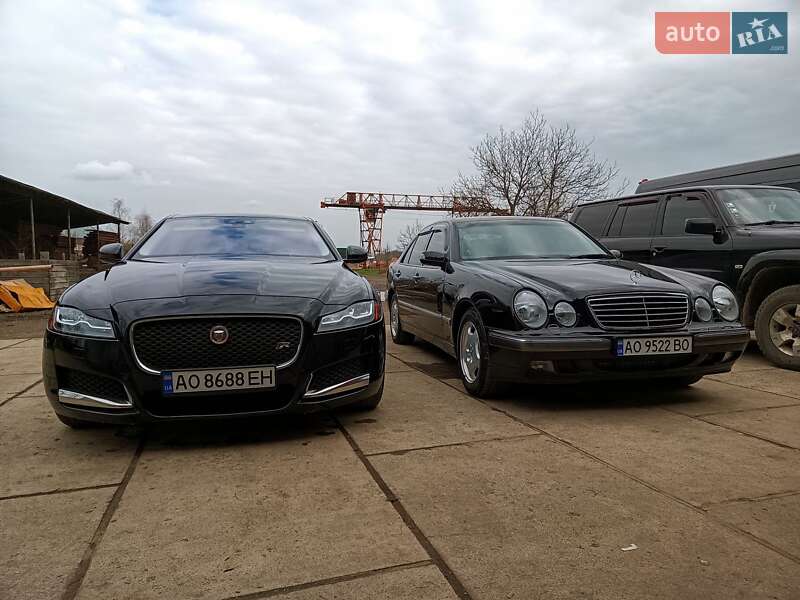 Седан Jaguar XF 2015 в Тячеві