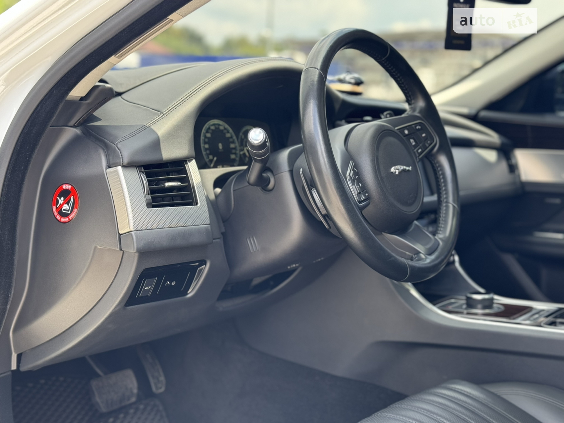 2016 Jaguar XF - мініатюра 29