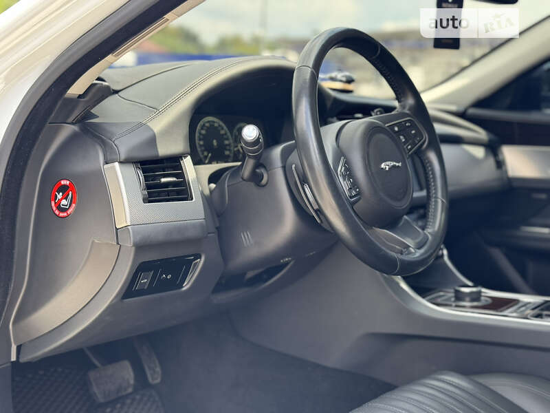 Седан Jaguar XF 2016 в Коломые фото 29 Седан Jaguar XF 2016 в Коломые