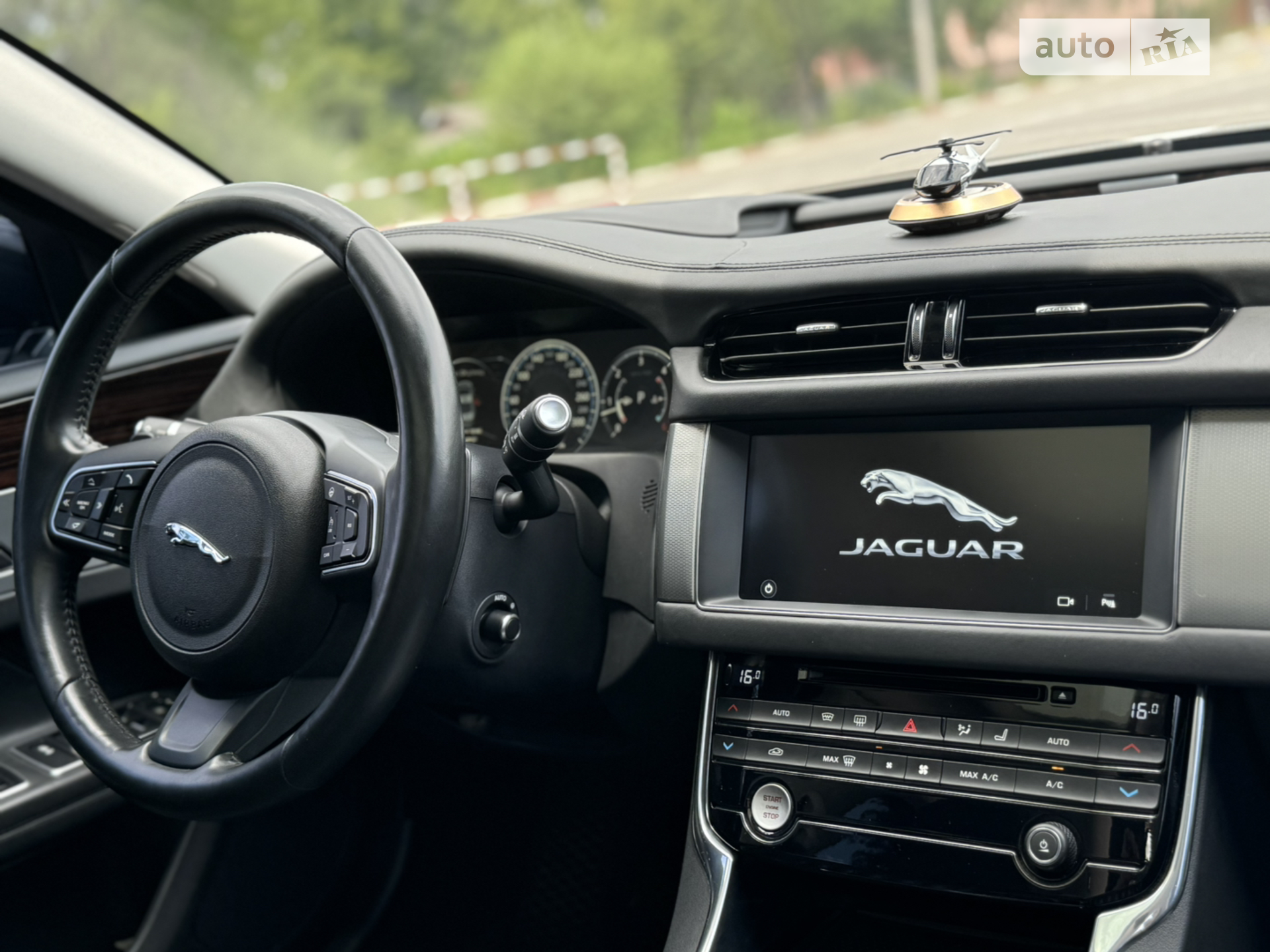2016 Jaguar XF - мініатюра 37