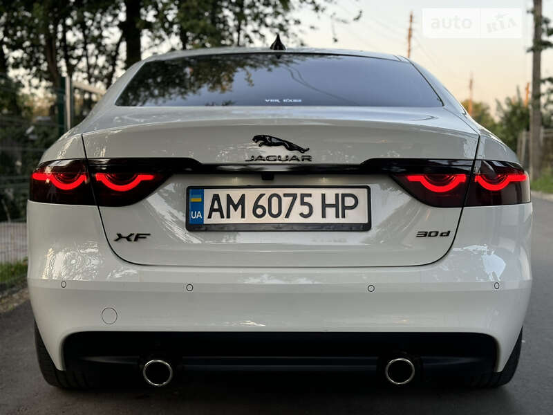Седан Jaguar XF 2016 в Коломые фото 8 Седан Jaguar XF 2016 в Коломые