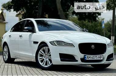 Седан Jaguar XF 2016 в Коломиї