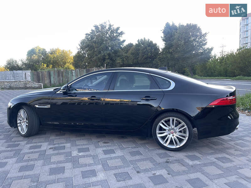 Седан Jaguar XF 2016 в Хмельницком