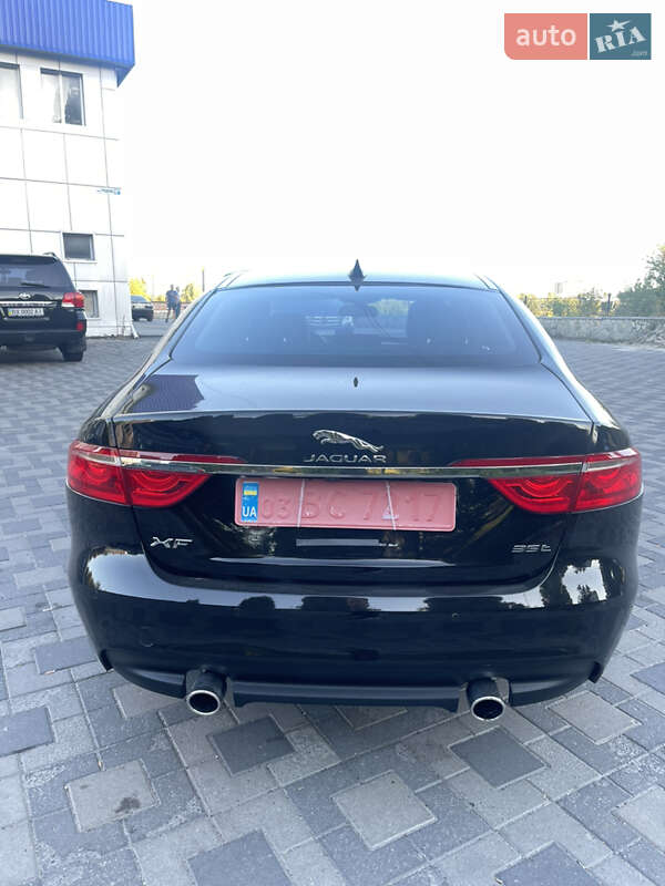Седан Jaguar XF 2016 в Хмельницком