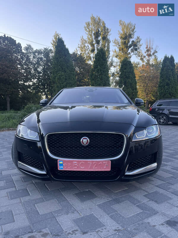 Седан Jaguar XF 2016 в Хмельницком