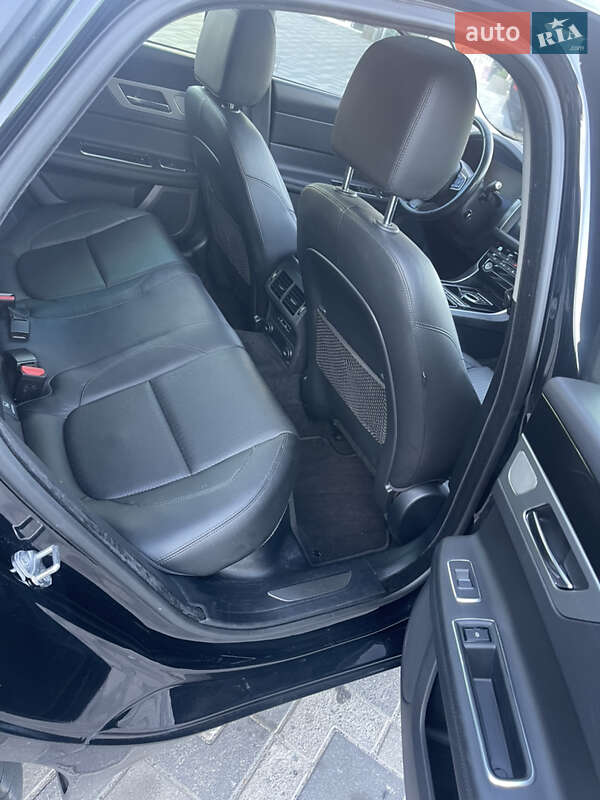 Седан Jaguar XF 2016 в Хмельницком