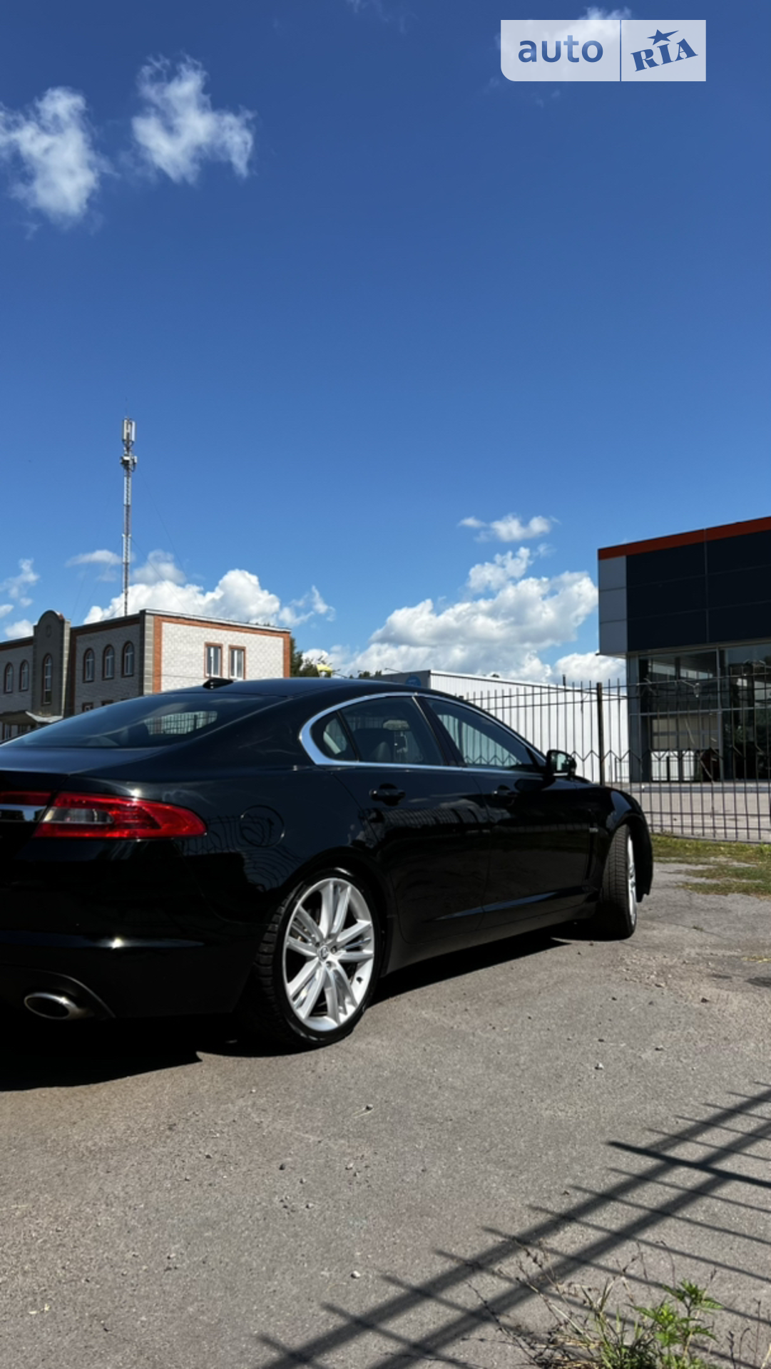 2010 Jaguar XF - мініатюра 3