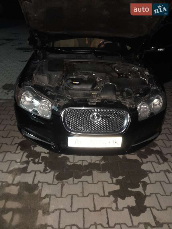 Седан Jaguar XF 2009 в Казатине