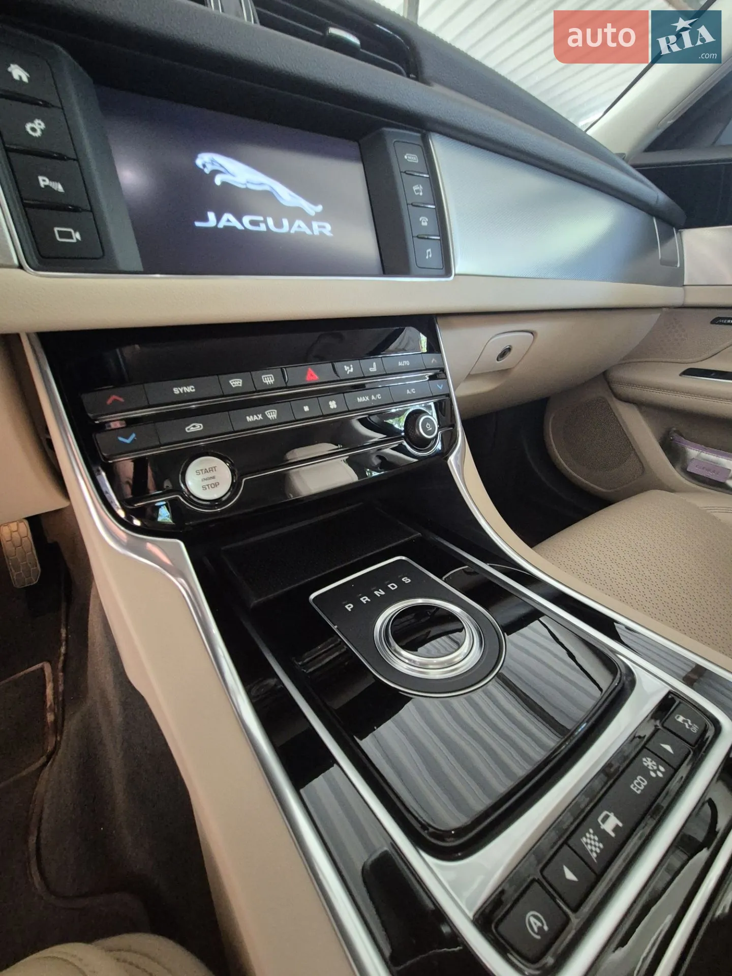 2016 Jaguar XF - мініатюра 9