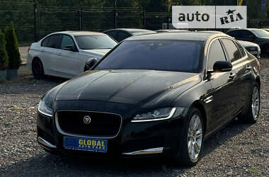 Седан Jaguar XF 2016 в Львове