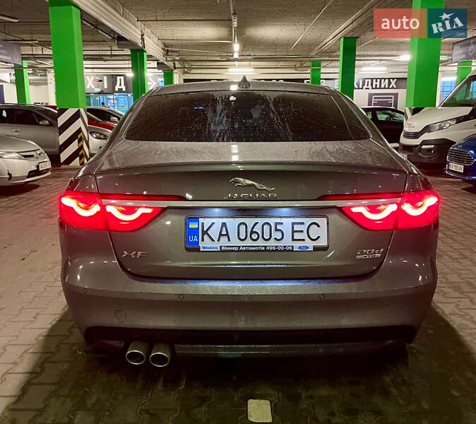 Седан Jaguar XF 2016 в Киеве