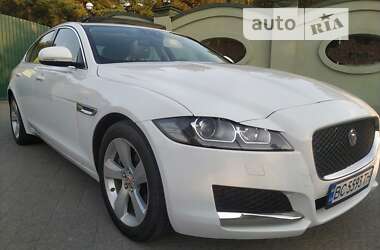 Седан Jaguar XF 2016 в Львове