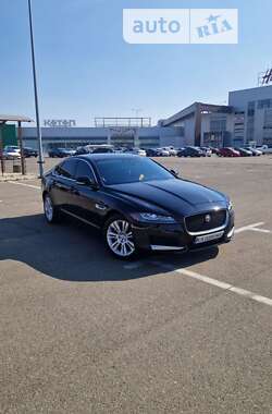 Седан Jaguar XF 2016 в Киеве